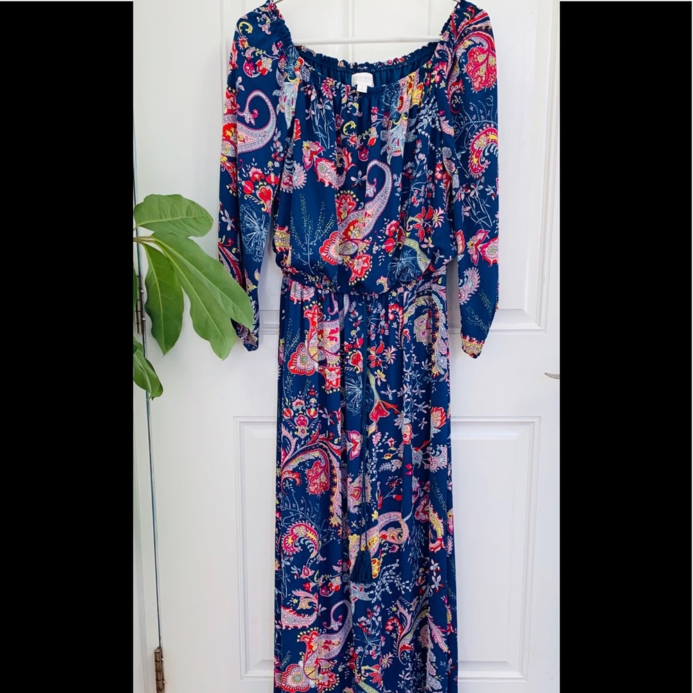 Beautiful flowy dress.